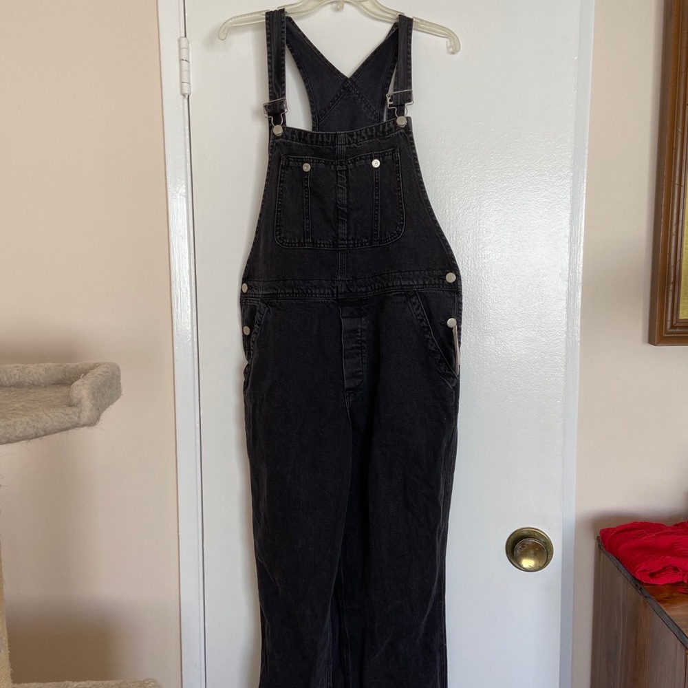 Free people black denim overalls NWT size 31